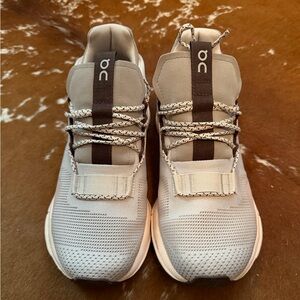 On Cloud womens Light Gray shoes